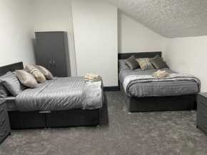 New 3 Bed flat very close to city centre